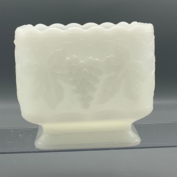 Vtg Milk Glass Footed Pedestal Candy Square Bowl Planter Grape Leaf Grannycore - Picture 8 of 8
